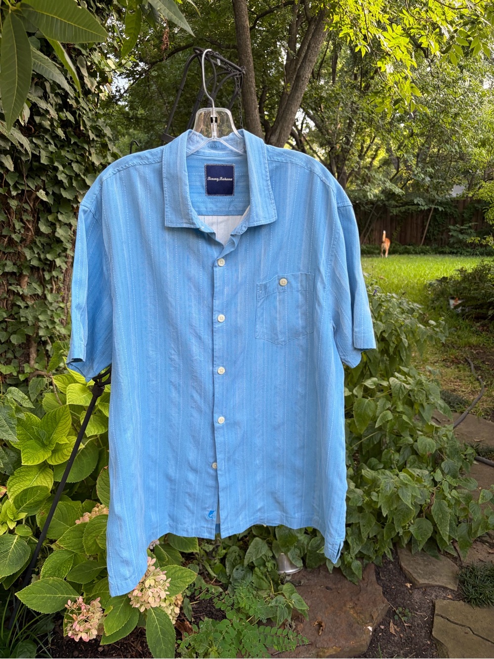 Tommy Bahama Sky Blue Short Sleeve Button-Down Camp Shirt. XL